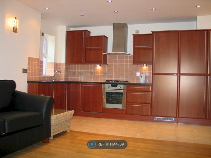 3 Bedroom Flat To Rent In Allerton Road, Mossley Hill, Liverpool, L18