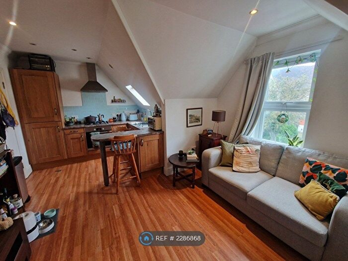 2 Bedroom Flat To Rent In Blenheim Park Road, South Croydon, CR2