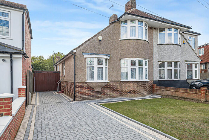 3 Bedroom Semi-Detached House For Sale In Braywood Road, Eltham, SE9