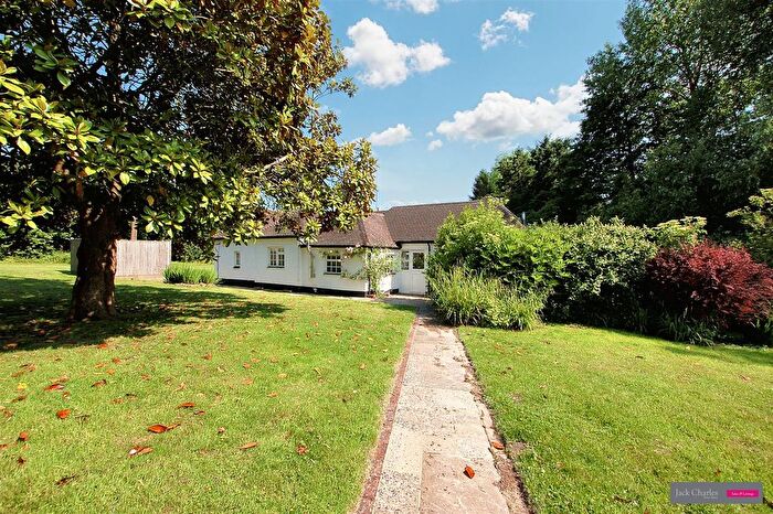 4 Bedroom Detached Bungalow To Rent In Fairlawn, Shipbourne, TN11