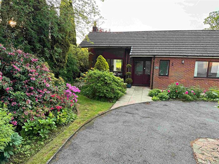 3 Bedroom Bungalow To Rent In Higham Road, Padiham, Burnley, BB12