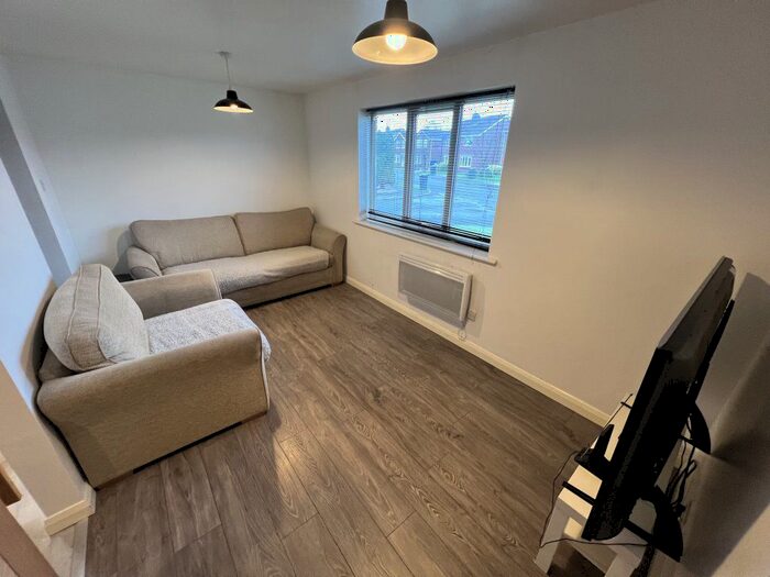 1 Bedroom Flat To Rent In Sycamore Road, Barlby, YO8