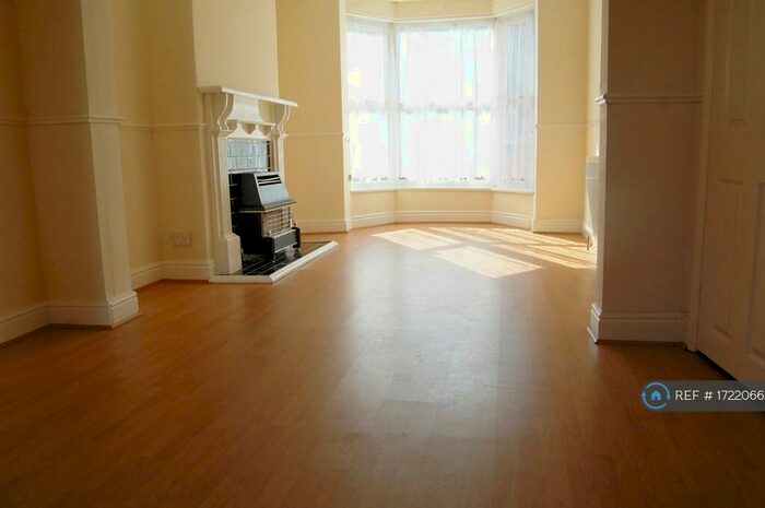 3 Bedroom End Of Terrace House To Rent In Clumber Street, Hull, HU5