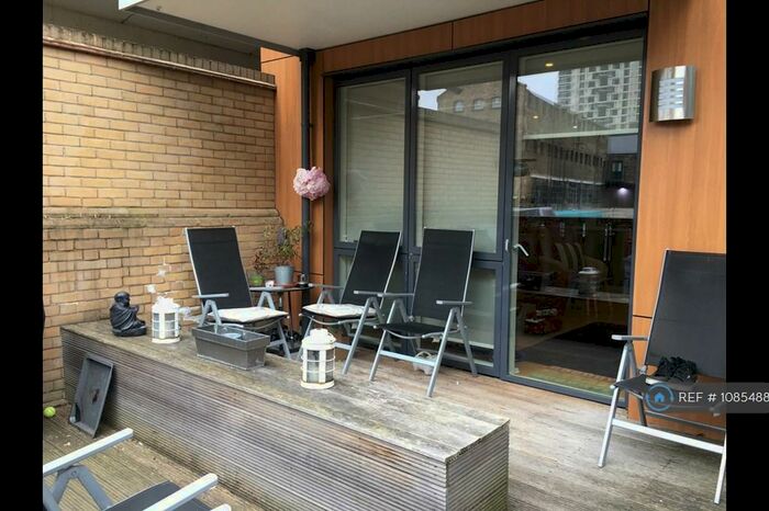 2 Bedroom Flat To Rent In Kingsland Rd, London, E8