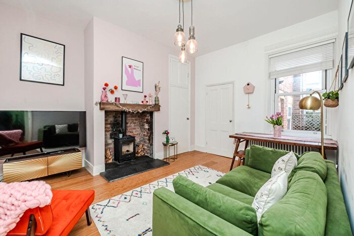 2 Bedroom Flat For Sale In Trewhitt Road, Heaton, Newcastle Upon Tyne, NE6
