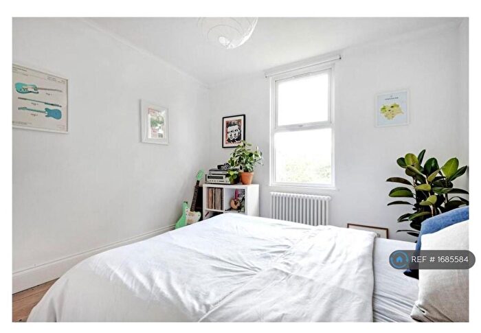 2 Bedroom Flat To Rent In Granville Road, London, E17