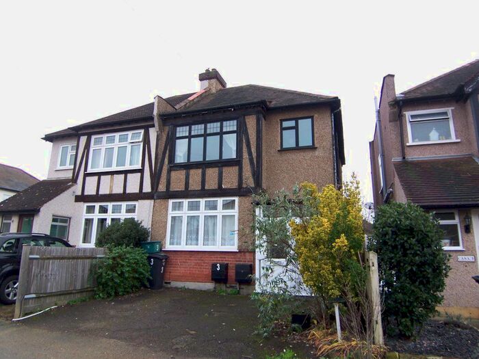 1 Bedroom Flat To Rent In Eton Avenue, New Malden, KT3