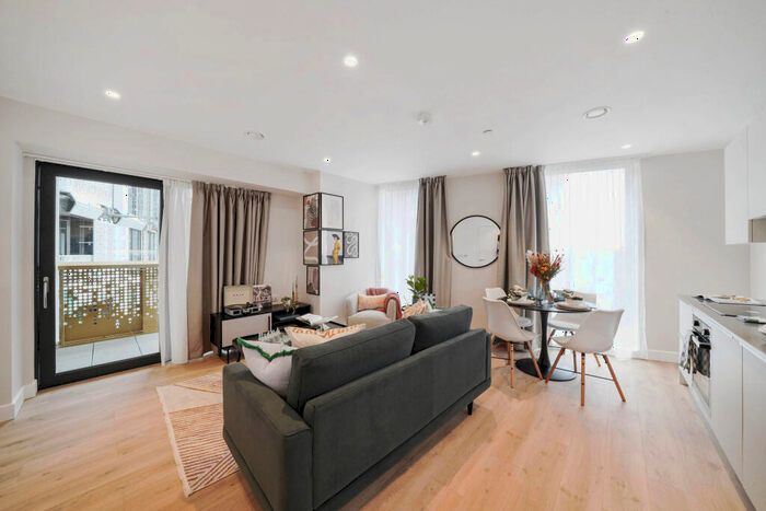 2 Bedroom Apartment To Rent In Lockgate Lodge, SE13