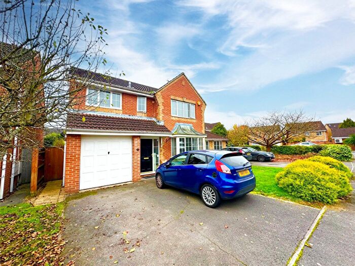 4 Bedroom Detached House To Rent In Paddick Drive, Lower Earley, Reading, Berkshire, RG6