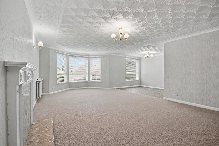2 Bedroom Flat To Rent In Octavia Terrace, Inverclyde, Greenock, PA16
