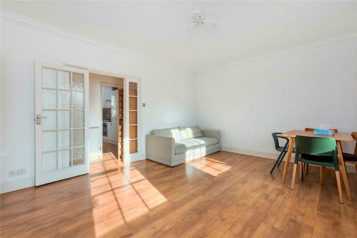 2 Bedroom Apartment To Rent In John Spencer Square, Islington, N1