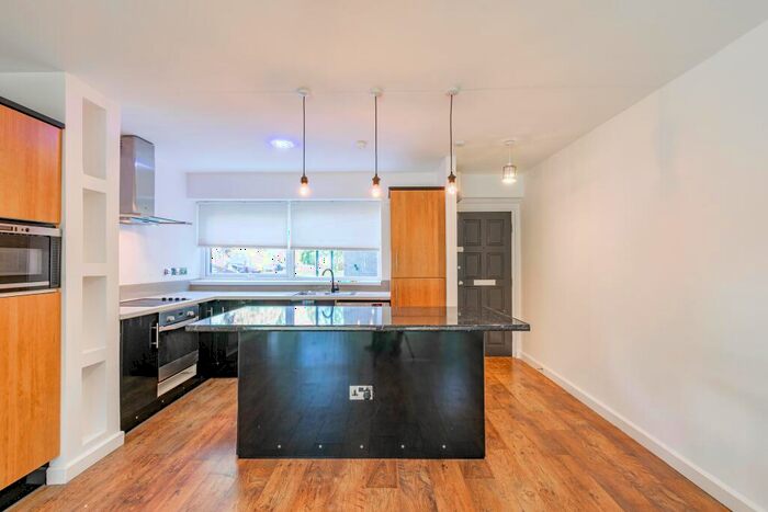 2 Bedroom Apartment To Rent In Pershore Road, Birmingham, West Midlands, B5