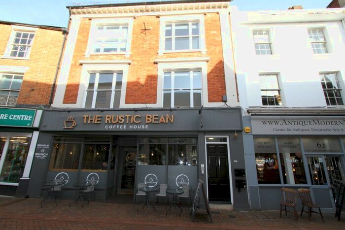 1 Bedroom Flat To Rent In Parsons Street, Banbury, Oxon, OX16