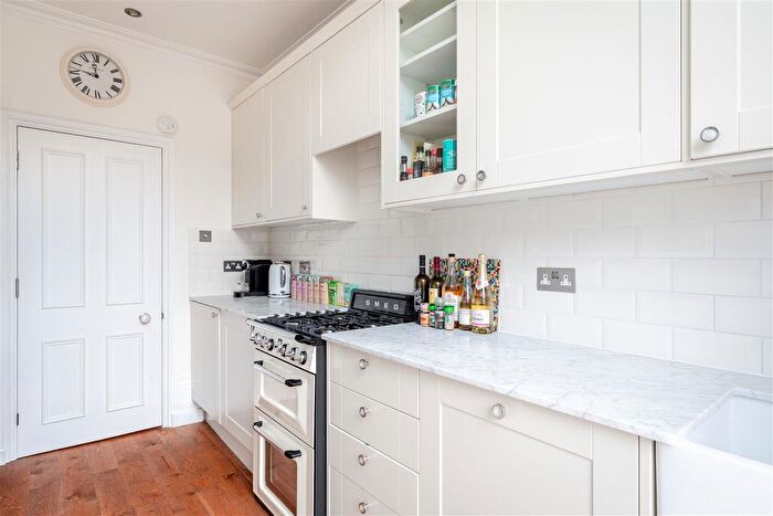 1 Bedroom Flat For Sale In Holland Road, Holland Park, W14