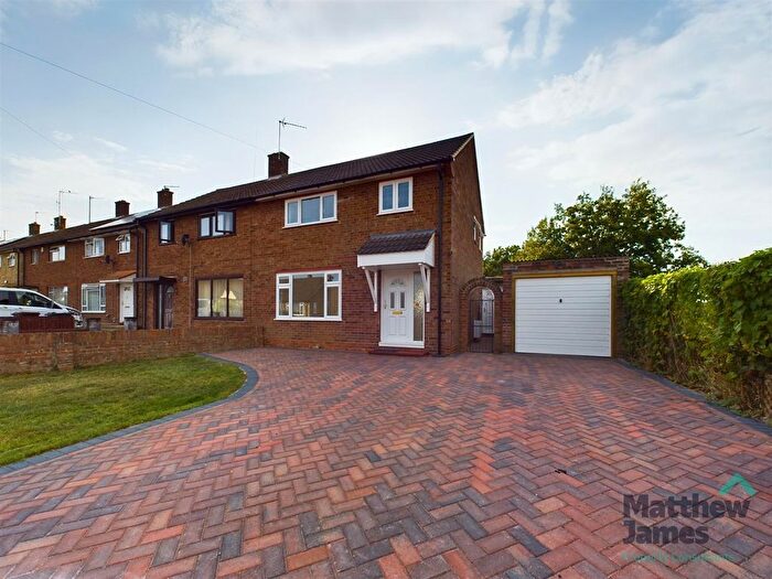 3 Bedroom Semi-Detached House To Rent In Monkwick Avenue, Colchester, CO2