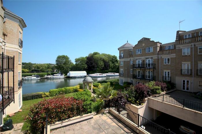 2 Bedroom Flat To Rent In Regents Riverside, Brigham Road, Reading, Berkshire, RG1