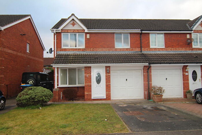 3 Bedroom Semi Detached House For Sale In Habgood Drive, Gilesgate, Durham, DH1