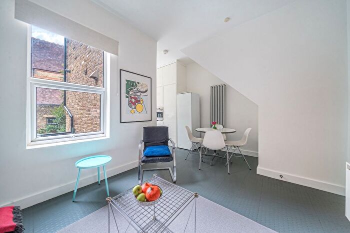 1 Bedroom Flat To Rent In Stowe Road, London, W12