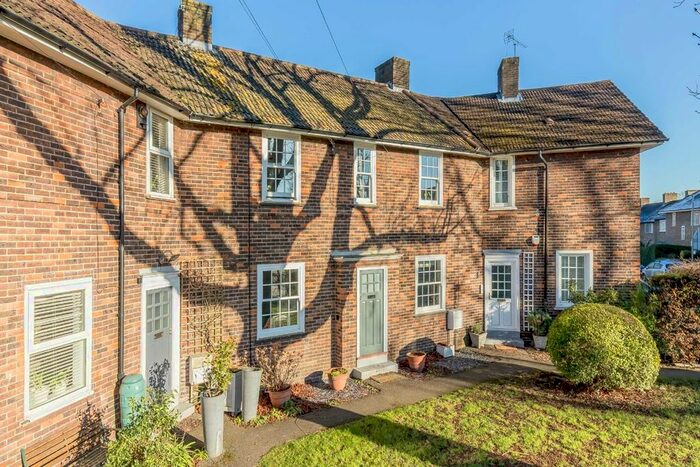 3 Bedroom Property To Rent In Dover House Road, London, SW15