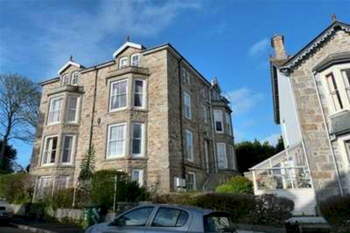 1 Bedroom Flat To Rent In Penzance, TR18