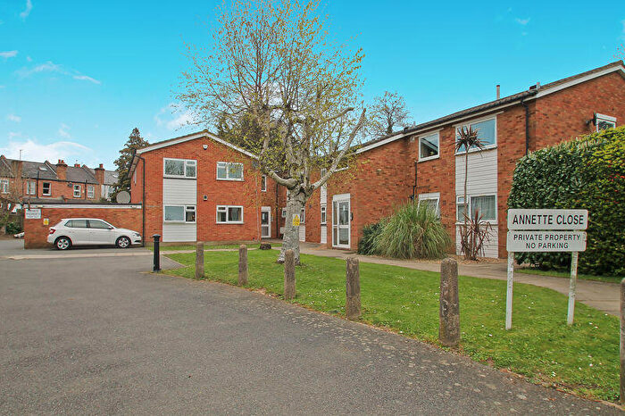 2 Bedroom Flat For Sale In Annette Close, Harrow, HA3