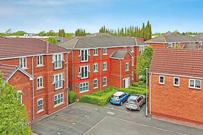 2 Bedroom Flat For Sale In Elan Court, Wilnecote, B77