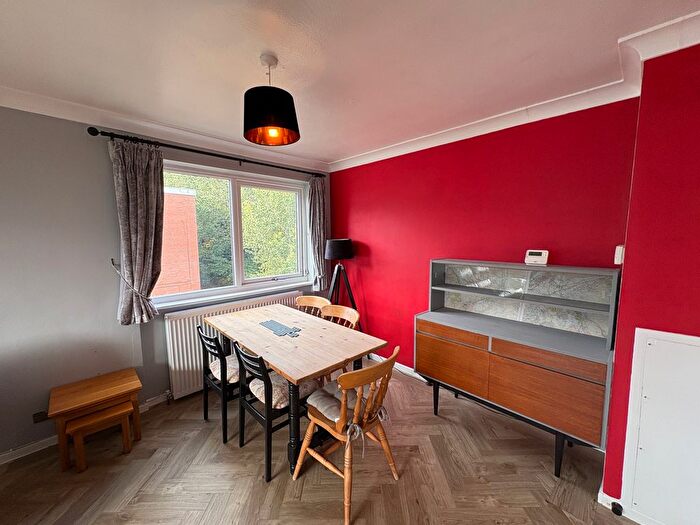 2 Bedroom Flat To Rent In Abbey Court, Coventry, CV3