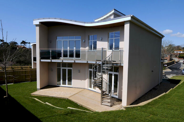 4 Bedroom Detached House To Rent In Buxton Road, Weymouth, DT4