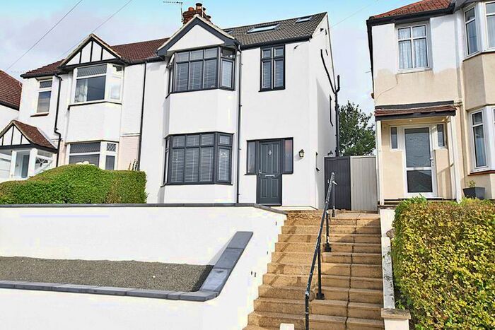 4 Bedroom Semi-Detached House To Rent In College Road, Maidstone, ME15