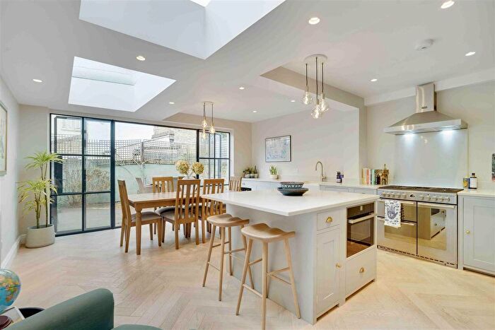 4 Bedroom Terraced House For Sale In Bishops Road, London, SW6