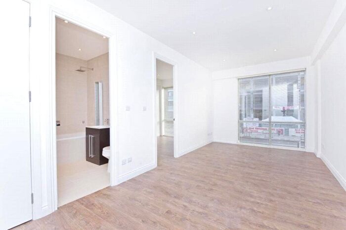 2 Bedroom Apartment To Rent In Kingsland Road, London, E8