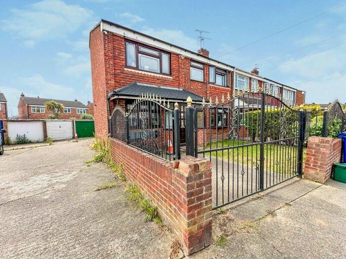 Detached House To Rent In Pugh Place, Stanford Le Hope, SS17