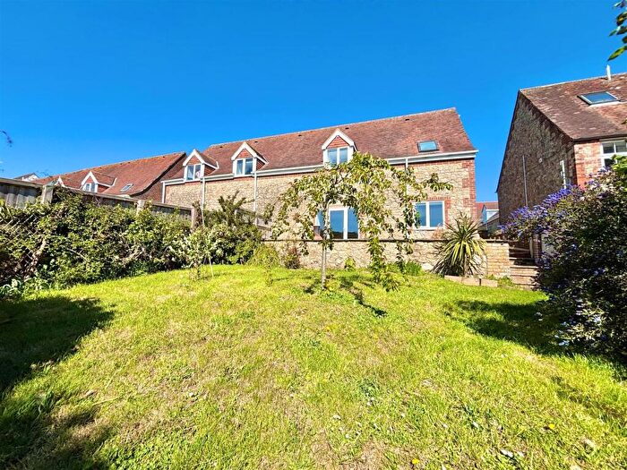 3 Bedroom Cottage To Rent In Newport Road, Yarmouth, PO41