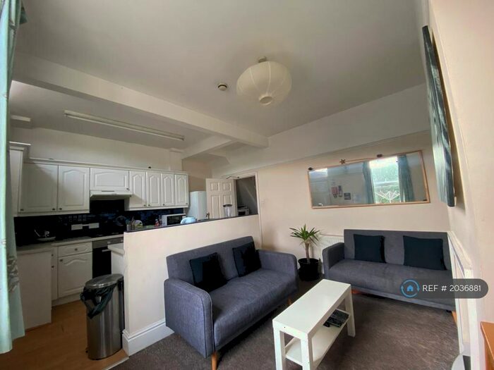 5 Bedroom Terraced House To Rent In Parnall Road, Bristol, BS16