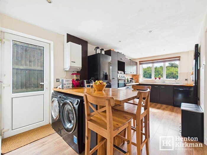 6 Bedroom Detached House For Sale In Hornbeam Way, Basildon, SS15
