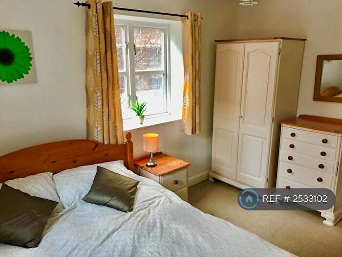 3 Bedroom Flat To Rent In John Smeaton Court, Manchester, M1