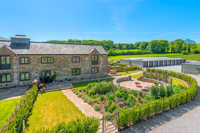 4 Bedroom Barn Conversion For Sale In Hareston Farm Barns, Yealmpton, PL8