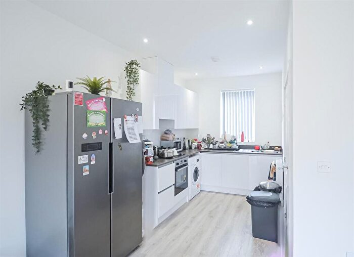 3 Bedroom Terraced House To Rent In Belgrave Middleway, Birmingham, B12