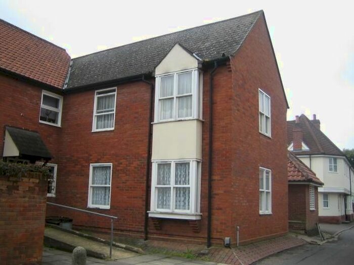 1 Bedroom Flat To Rent In Williams Walk, Colchester, CO1