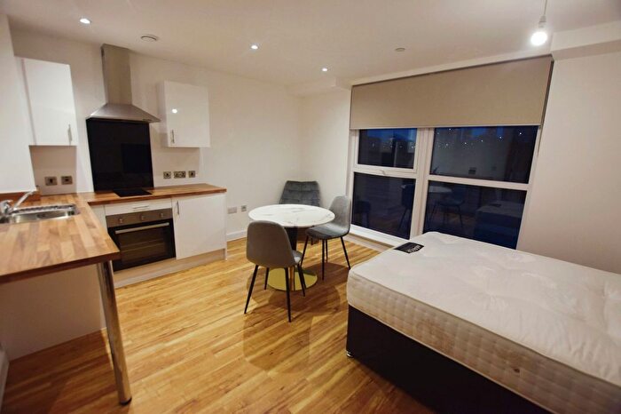 1 Bedroom Flat To Rent In Manchester Waters, Pomona Strand, Old Trafford, Manchester, M16