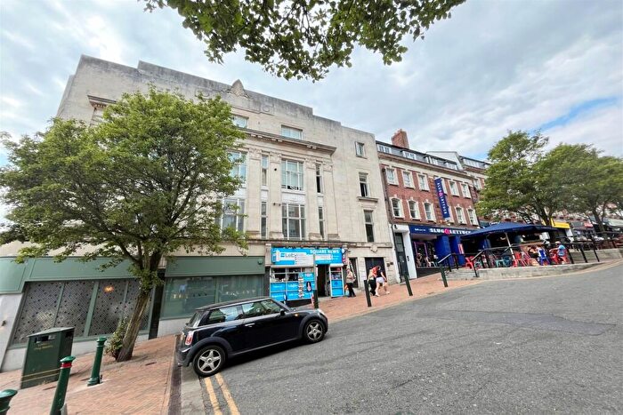 3 Bedroom Flat To Rent In Bournemouth, BH2