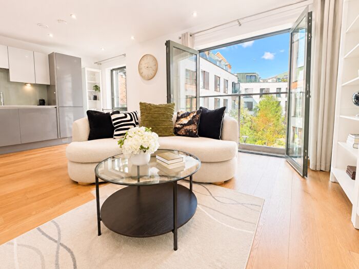 1 Bedroom Flat For Sale In Gaol Ferry Steps, Bristol, BS1