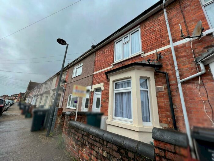 3 Bedroom Terraced House To Rent In Town Centre, SN1