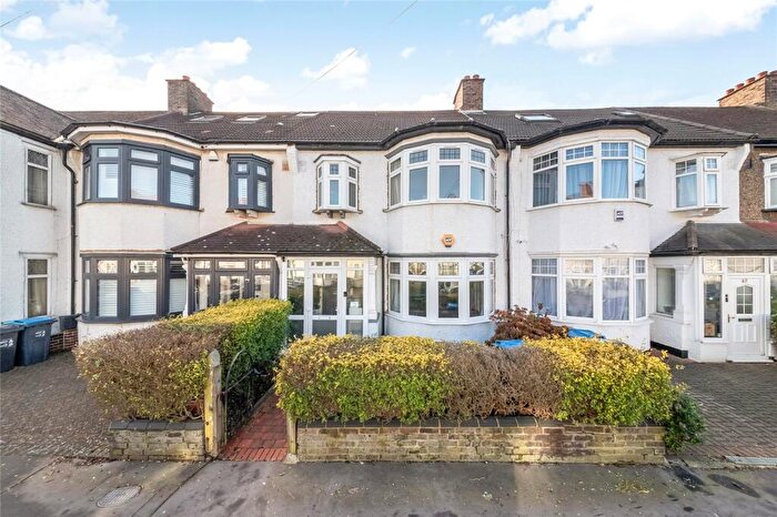 3 Bedroom Terraced House For Sale In Fairlands Avenue, Thornton Heath, CR7
