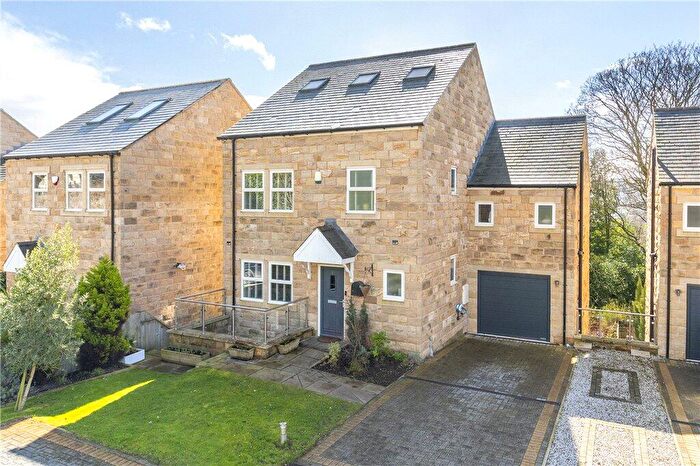 5 Bedroom Detached House For Sale In Chestnut Gardens, Baildon, West Yorkshire, BD17