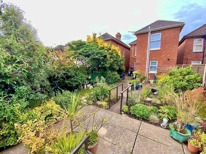 3 Bedroom Detached House For Sale In Fenton Road, Southbourne, Bournemouth, BH6