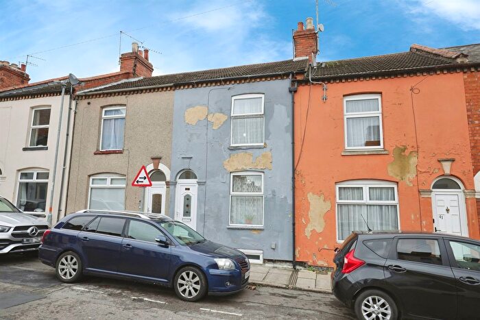 4 Bedroom Terraced House For Sale In Grove Road, Northampton, NN1