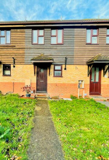 2 Bedroom House To Rent In The Old Orchard, Rainham, ME8