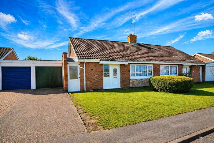 2 Bedroom Semi-Detached Bungalow For Sale In Drayton Close, Rushden, NN10
