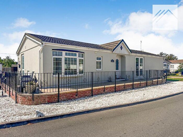 2 Bedroom Park Home For Sale In Kings Park, Creek Road, Canvey Island, SS8